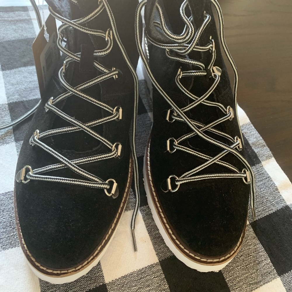 Roxy Spencir Womens Boots - Size 10